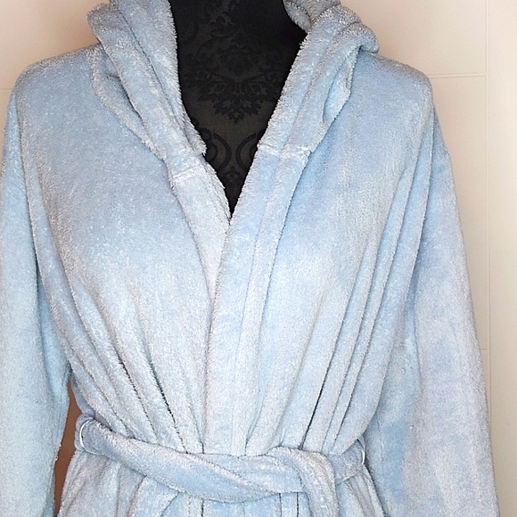 Hooded robe - Picture 3 of 10